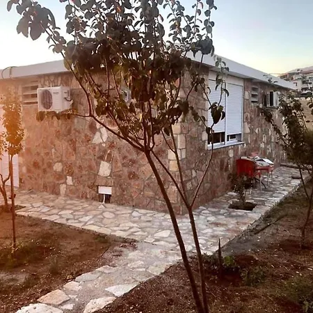 Afrodhiti * Himare