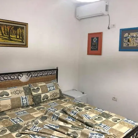 Afrodhiti * Himare